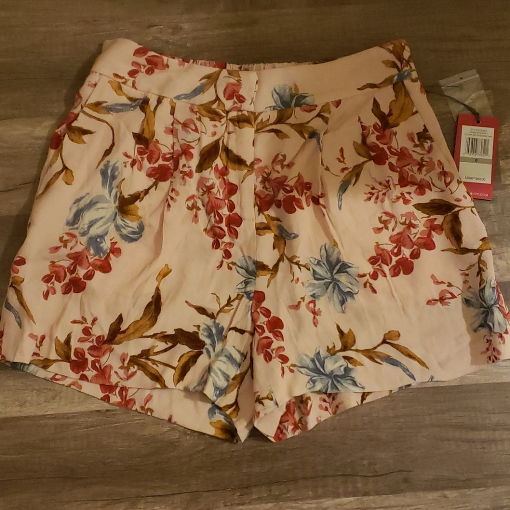 Vince Camuto floral shorts